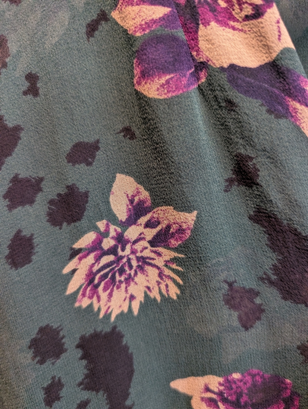 Babaton Aritzia 100% Silk Floral Blouse XS Green Draped Front - Picture 5 of 5